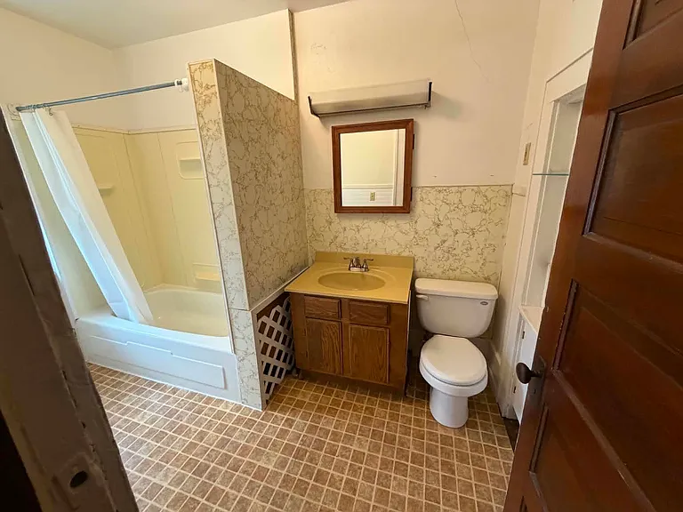 304 W State St #2 — Photo 5