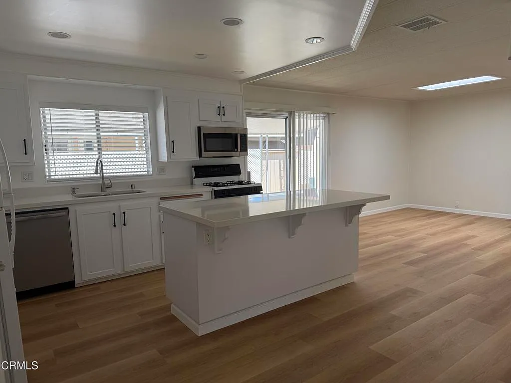 2 bed, 2.0 bath, 1440 sqft, $2,850 — Photo 3