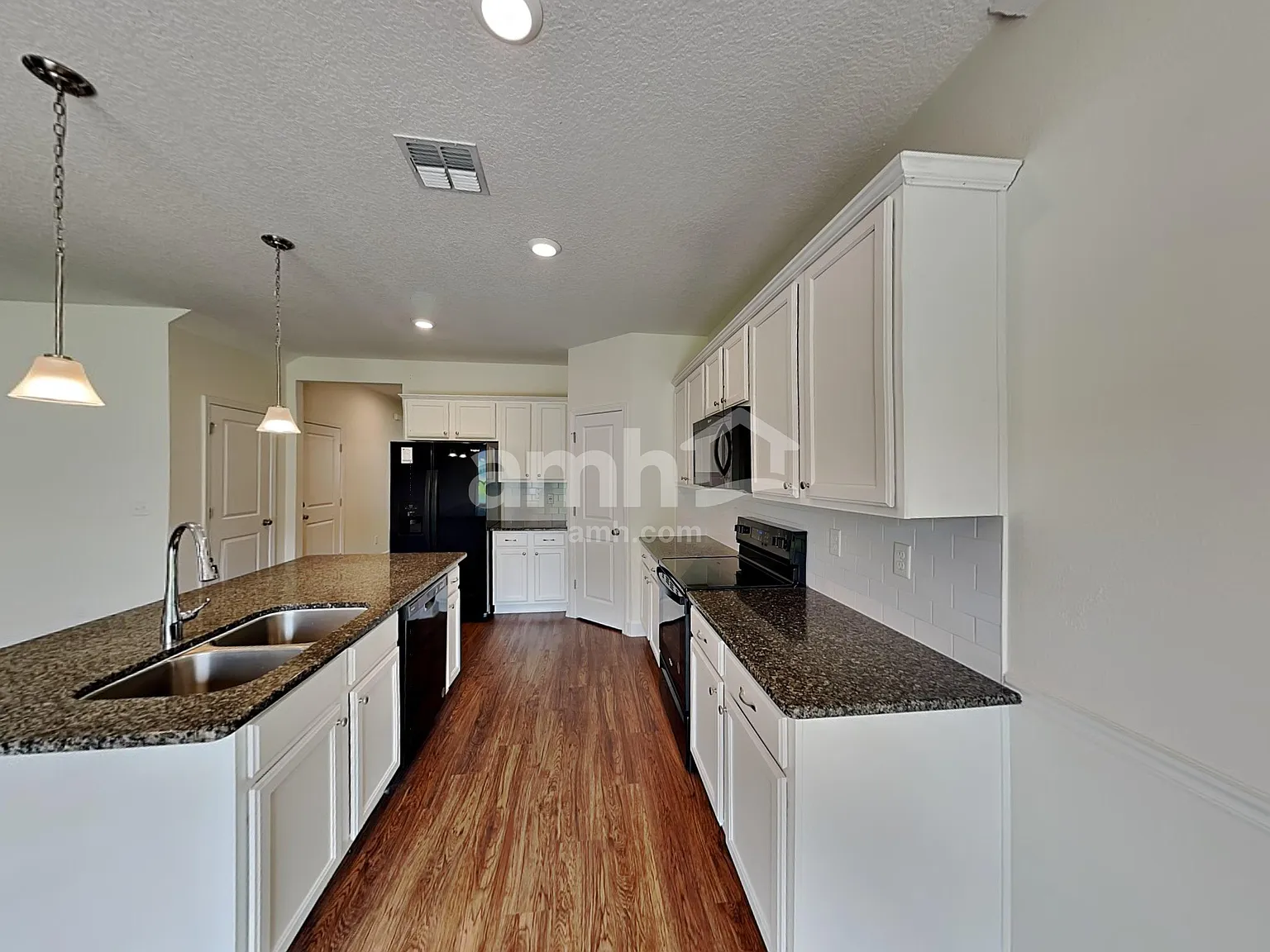 4 bed, 2.5 bath, 2209 sqft, $2,510 — Photo 3