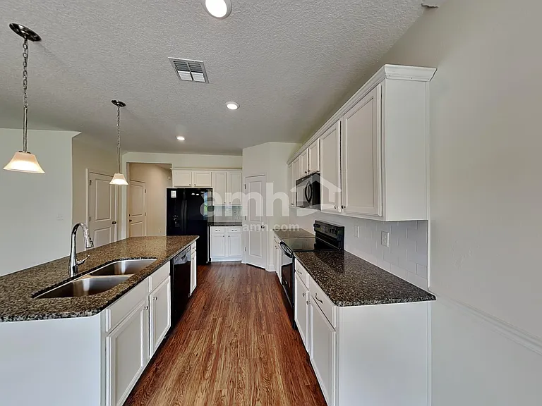 3058 Creek Village Lane Grn — Photo 3