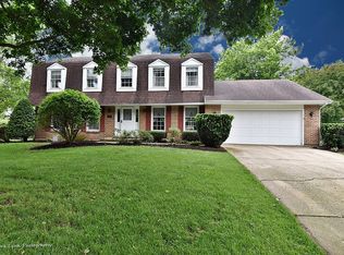 2010 Allen Dr, Geneva, IL 60134