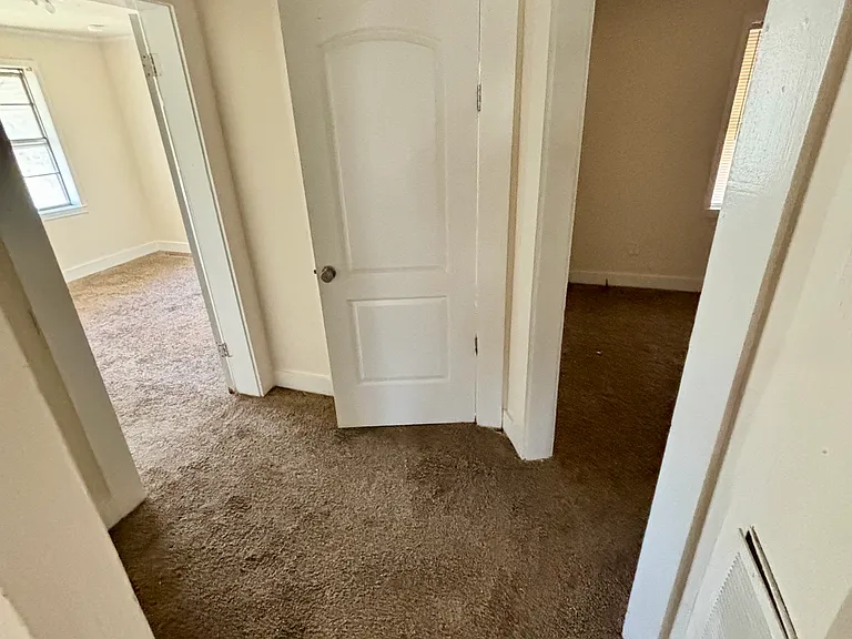 1210 Hoke St — Photo 17