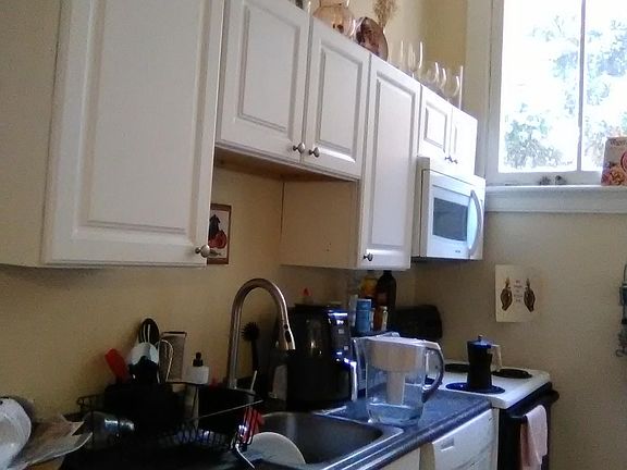 5th image of 2512 W Grace St APT 2