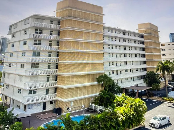 410 Golden Isles Dr APT 407, Hallandale, FL 33009