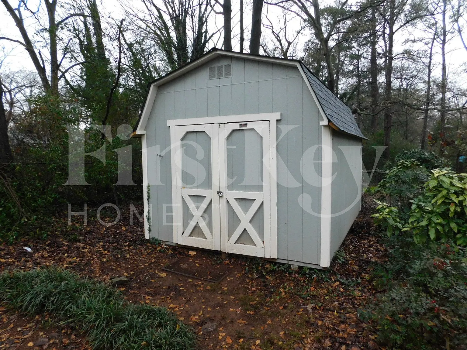 3 bed, 1.5 bath, 1201 sqft, $2,070 — Photo 1