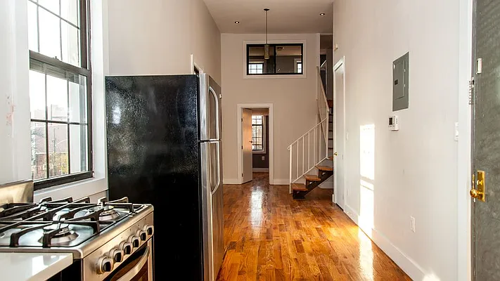 Rented by Nooklyn NYC LLC | media 39