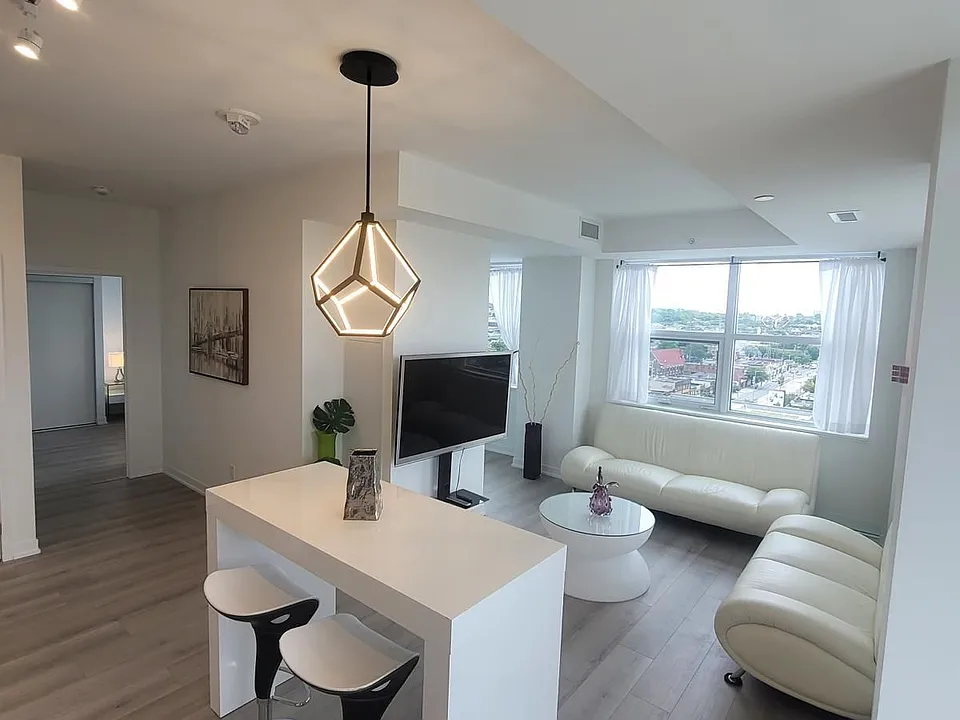 1787 Saint Clair Ave W #1013