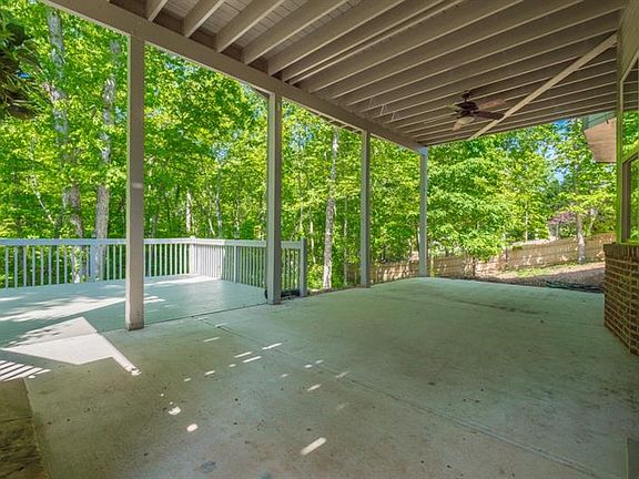 5th image of 378 Dawson Manor Dr