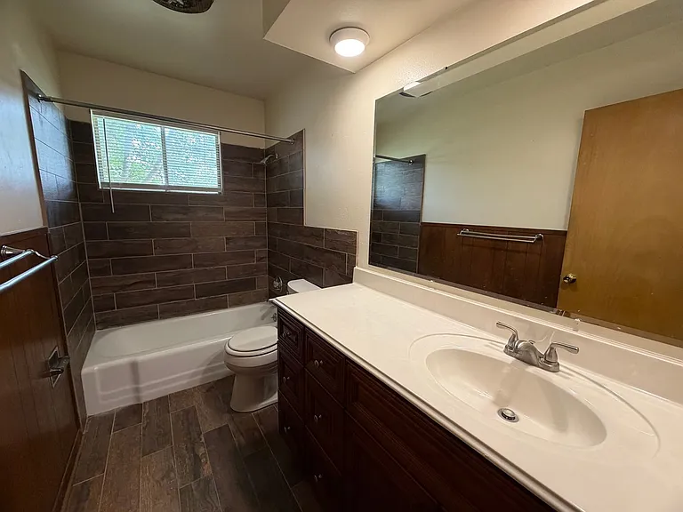 3403 Colony Dr — Photo 9