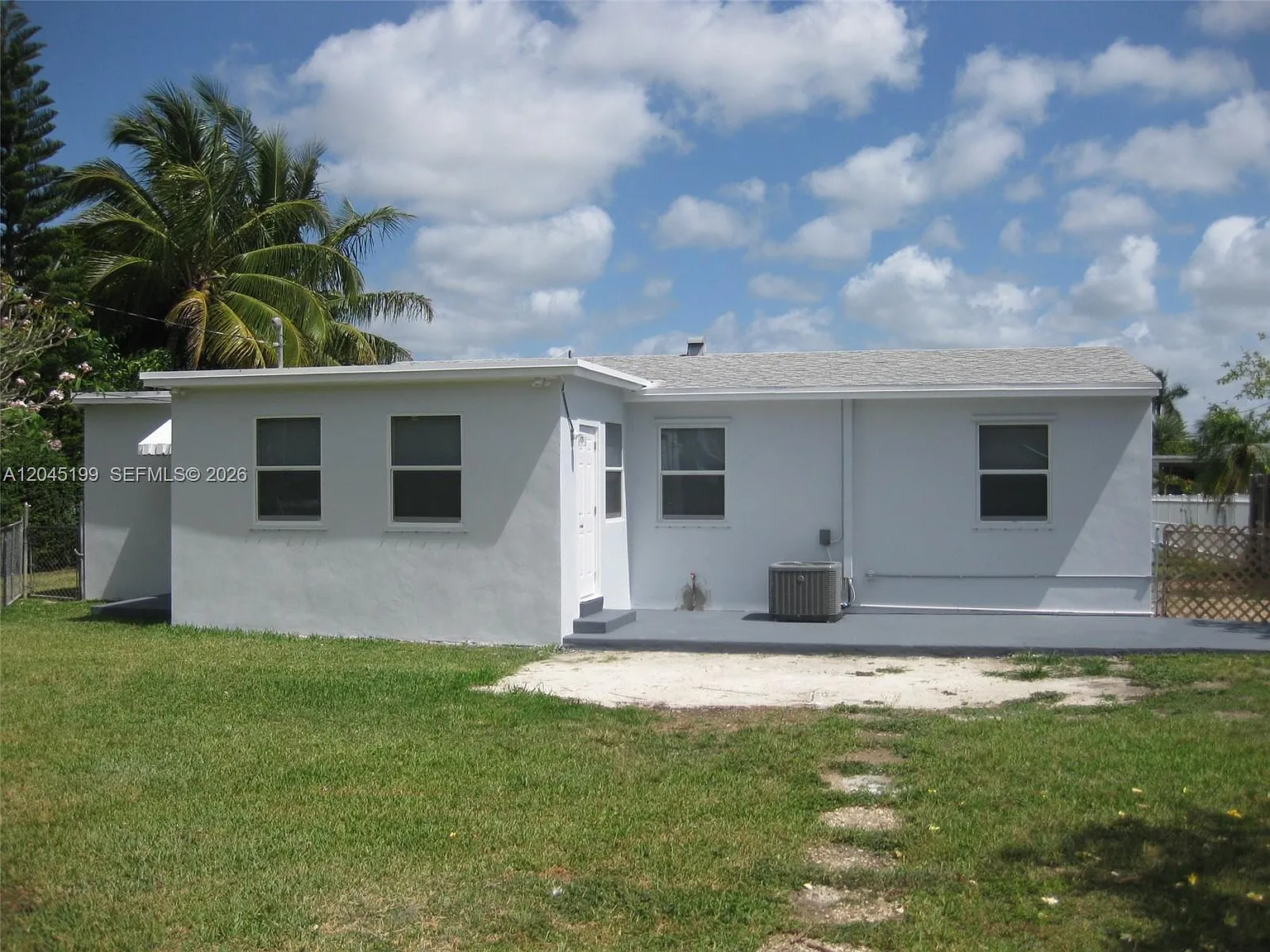 3 bed, 1.0 bath, $2,700 — Photo 2