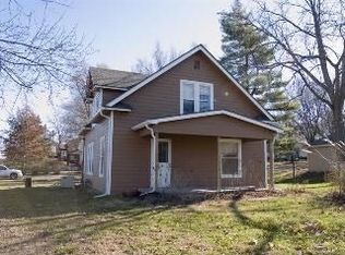 803 Pleasant Dr, Tonganoxie, KS 66086
