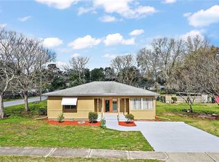 302 E Palm St, Fruitland Park, FL 34731