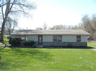707 W Ringwood Rd, Johnsburg, IL 60051