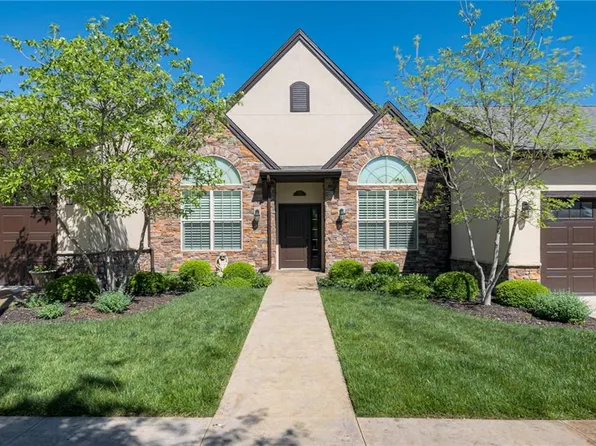 8214 W 131st Ct, Overland Park, KS 66213