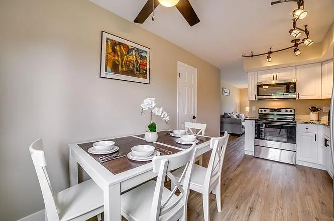 1136 Camellia Dr #3 — Photo 3