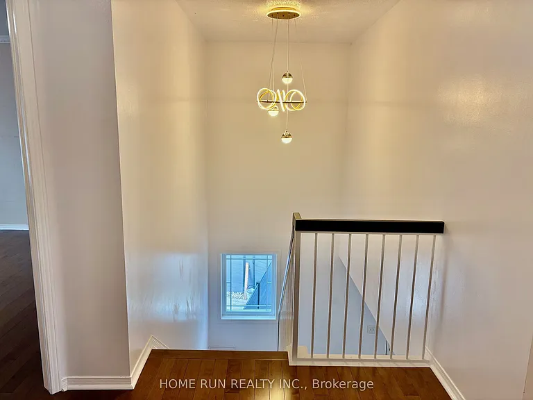 52 Collington St — Photo 21