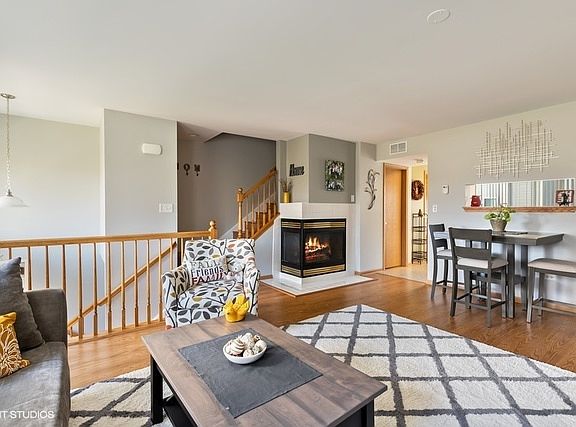 4th image of 2551 N Augusta Dr