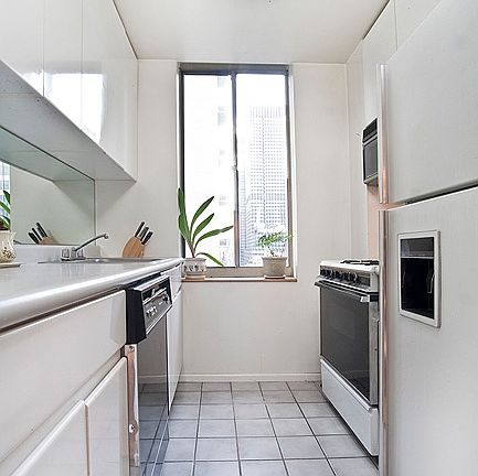 2nd image of 232-236 E 47th St #21E