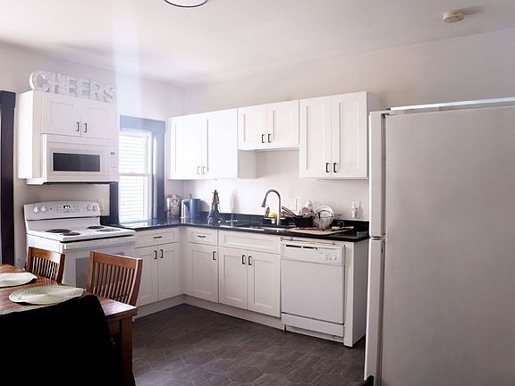4th image of 18 Knowlton St