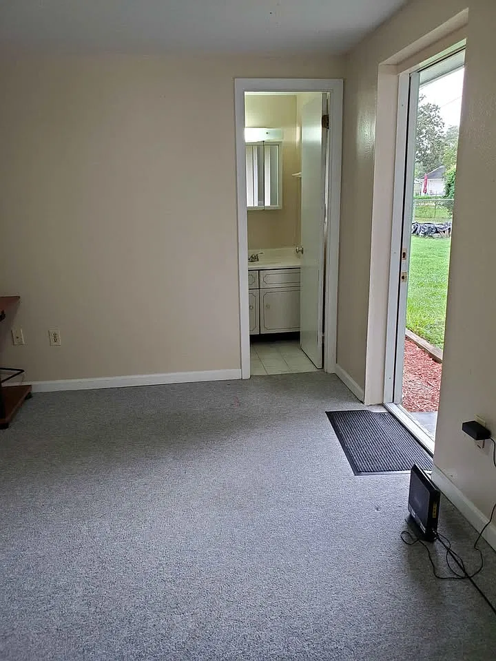 2115 Cordova Cir W — Photo 4