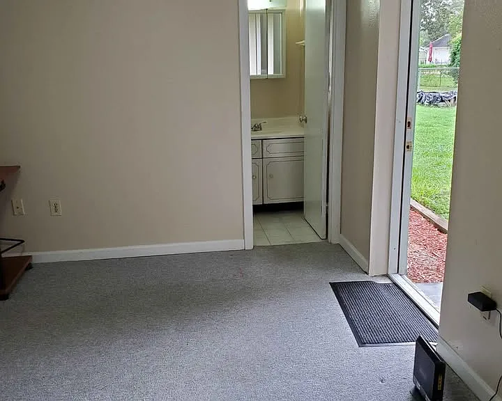 2115 Cordova Cir W #D — Photo 4