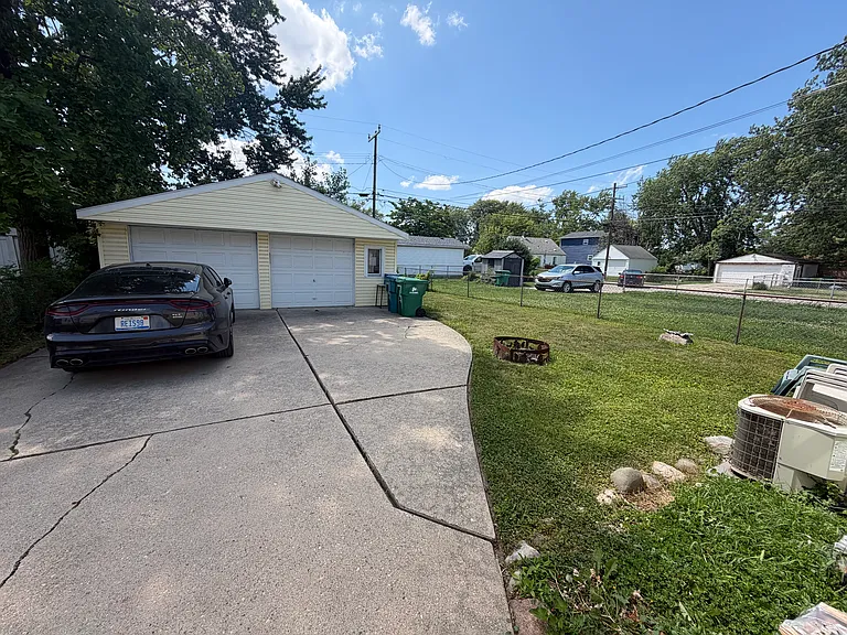22853 Teppert Ave — Photo 8