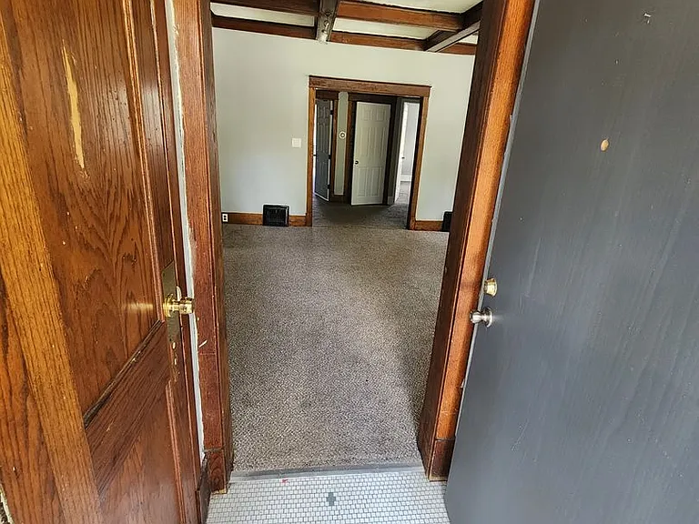 6010 Florence Blvd — Photo 6