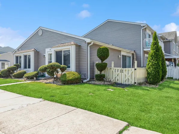 2311 Windsor Ln, Country Club Hills, IL 60478