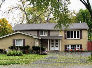 525 N Pioneer Dr, Addison, IL 60101