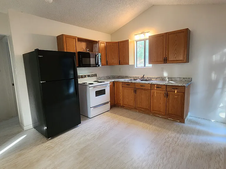 5713 E Cross Dr — Photo 9