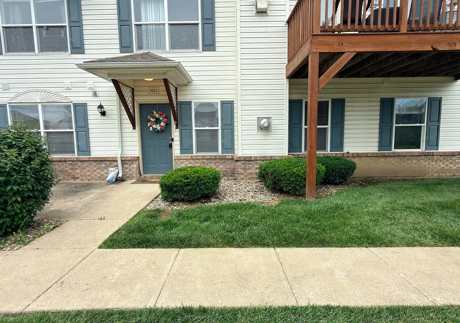Ground-Level 3BR Condo Minutes from Purdue with Attached 2-Car Garage — Photo 2