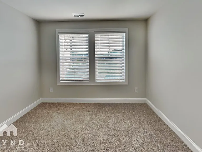 572 Barrington Row Ave — Photo 10