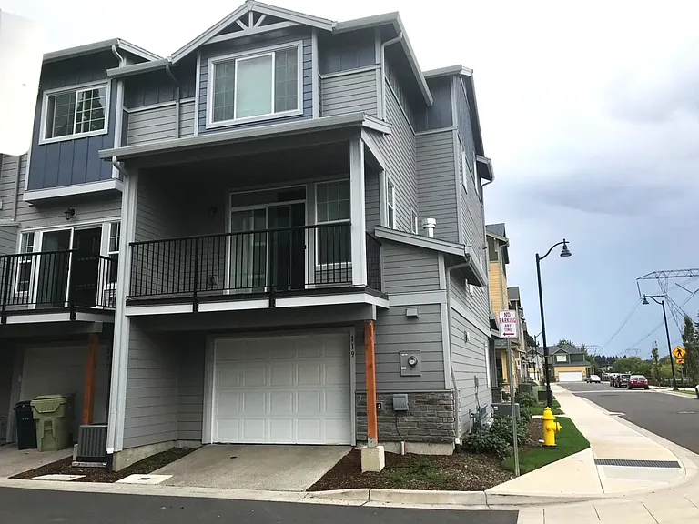 119 NE 80th Ave — Photo 2