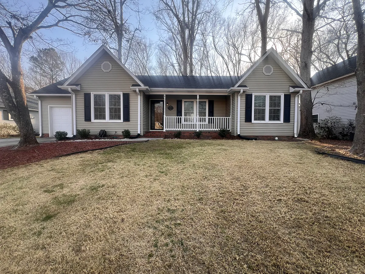 Building Photo - 400 Dunwoody Dr