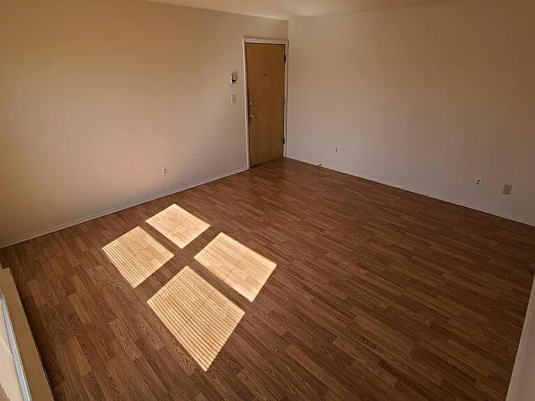 1258 Short Ct — Photo 2