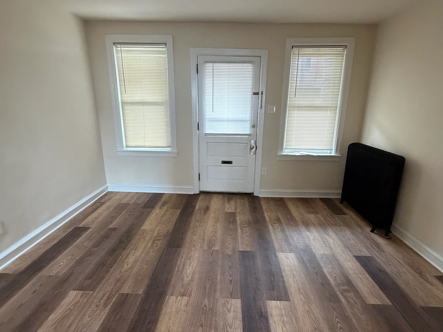 2 bed, 1056 sqft, $1,600 — Photo 3