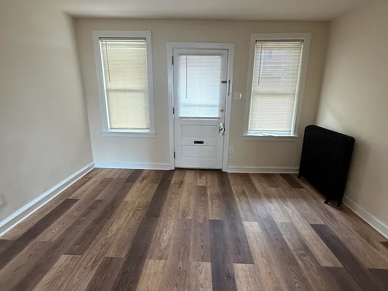 2209 S Beechwood St — Photo 3