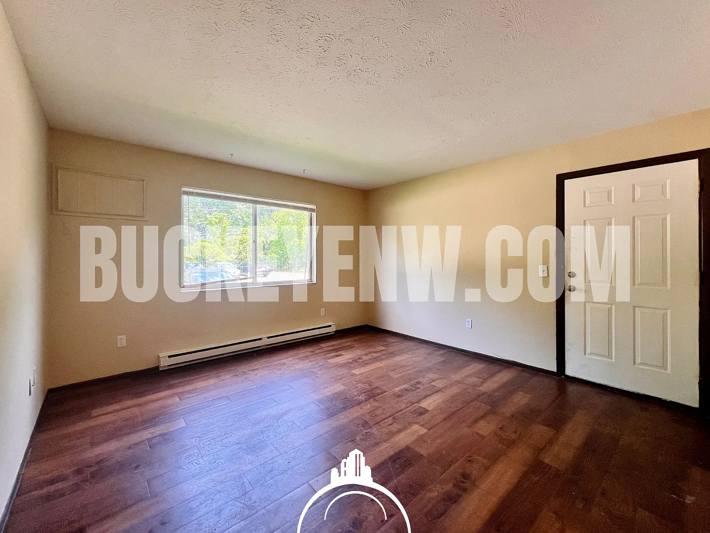 1402 Brooke Park — Photo 2