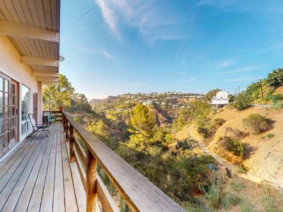 8253 Mannix Dr, Los Angeles, CA, 90046