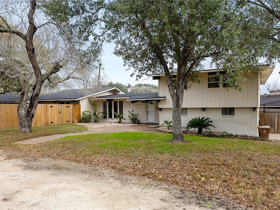 1st image of 11102 Birdwood Ln