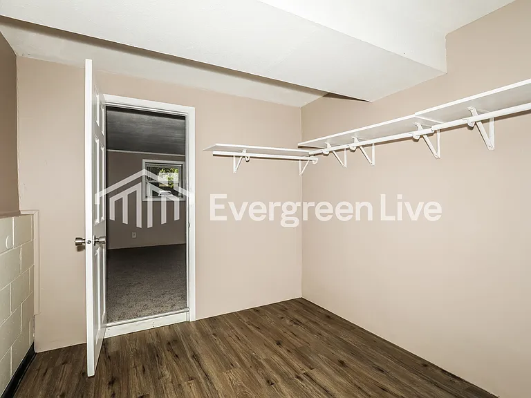 6101 Old Mill Dr — Photo 9