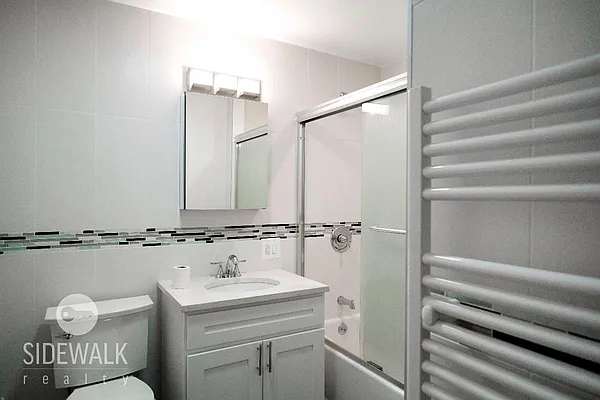 Rented by Sidewalk Realty LLC | media 22