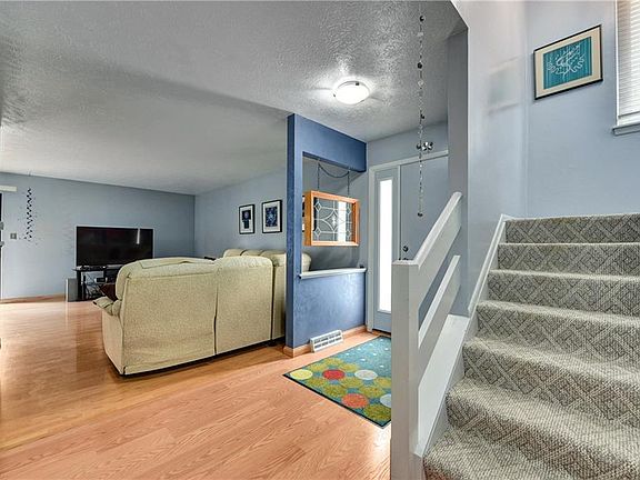 4th image of 7589 Creekwood Dr #23D