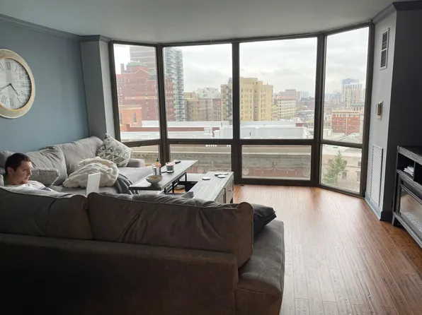 2650 N Lakeview Ave APT 1107, Chicago, IL 60614