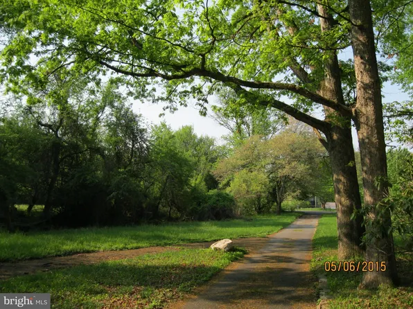 8520 Lewinsville Rd, McLean, VA 22102