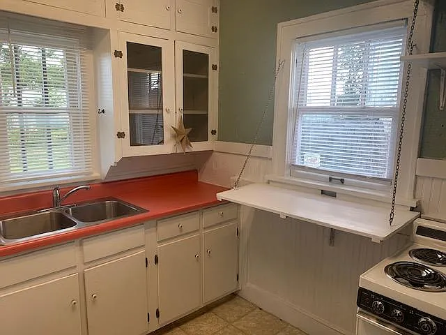 800 S Georgia St — Photo 6
