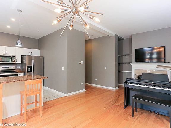 4th image of 1415 Sherman Ave APT 407