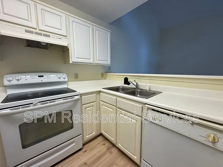 5147 Lampost Cir — Photo 8