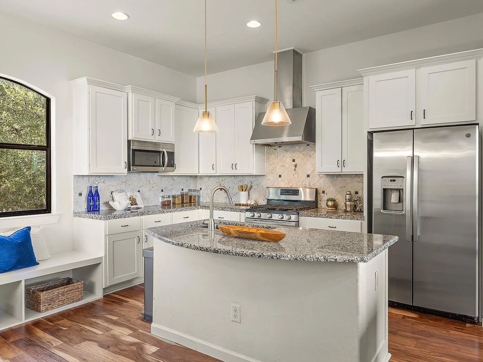 4 bed, 3.0 bath, 2130 sqft, $4,750 — Photo 4