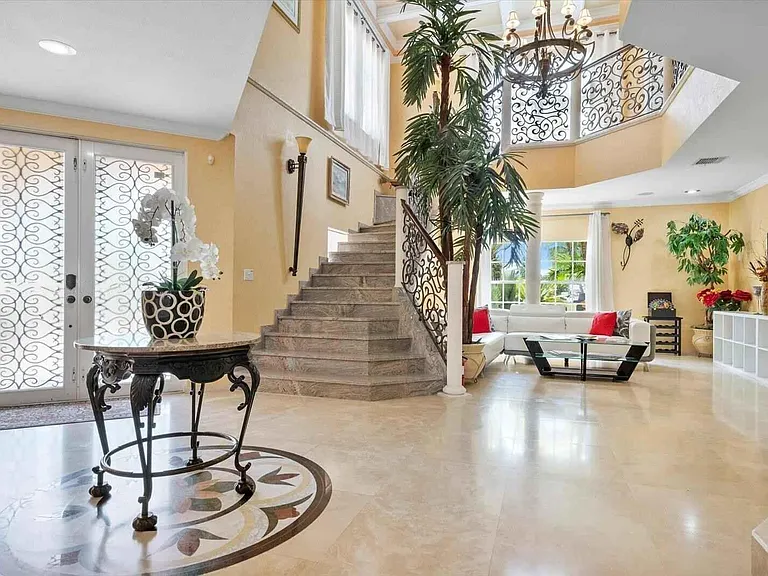 600 Circle Dr — Photo 6